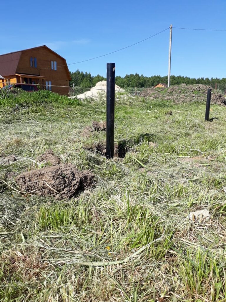 Забор из металлического штакетника на винтовых сваях в г. Чехов