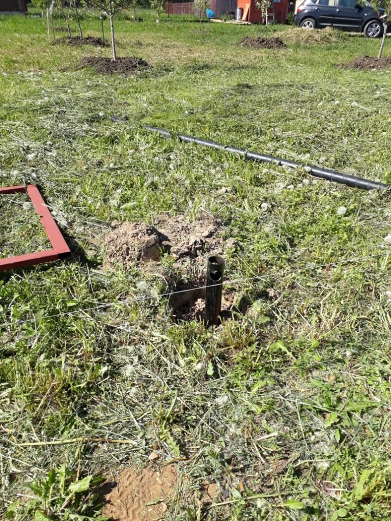 Забор из металлического штакетника на винтовых сваях в г. Чехов